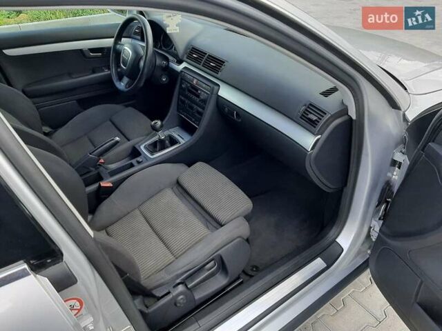 Сірий Ауді А4, об'ємом двигуна 2 л та пробігом 265 тис. км за 6400 $, фото 22 на Automoto.ua