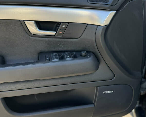 Серый Ауди А4, объемом двигателя 2 л и пробегом 211 тыс. км за 7450 $, фото 8 на Automoto.ua