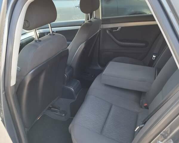 Сірий Ауді А4, об'ємом двигуна 2.5 л та пробігом 417 тис. км за 6000 $, фото 1 на Automoto.ua
