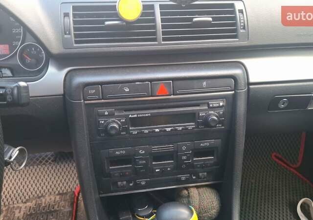 Сірий Ауді А4, об'ємом двигуна 2 л та пробігом 350 тис. км за 6500 $, фото 3 на Automoto.ua