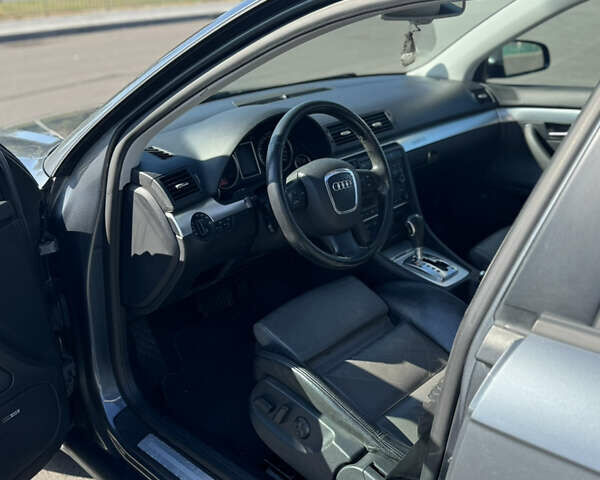 Серый Ауди А4, объемом двигателя 2 л и пробегом 211 тыс. км за 7450 $, фото 7 на Automoto.ua