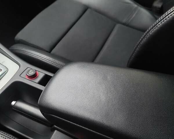 Серый Ауди А4, объемом двигателя 1.8 л и пробегом 222 тыс. км за 7900 $, фото 15 на Automoto.ua