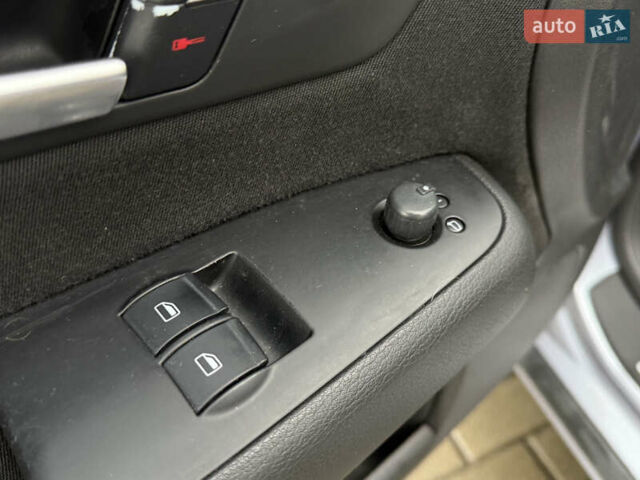 Серый Ауди А4, объемом двигателя 2 л и пробегом 221 тыс. км за 6200 $, фото 16 на Automoto.ua