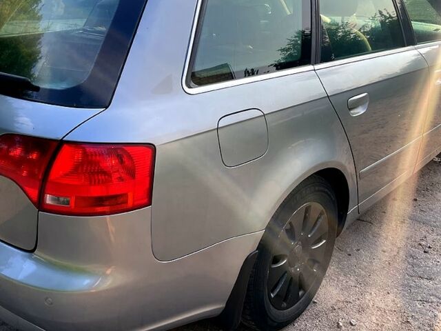 Серый Ауди А4, объемом двигателя 2 л и пробегом 300 тыс. км за 5900 $, фото 2 на Automoto.ua