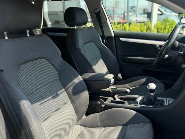 Сірий Ауді А4, об'ємом двигуна 3 л та пробігом 362 тис. км за 6990 $, фото 22 на Automoto.ua