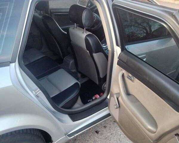 Ауди А4 2005 в Владимир-Волынский на Automoto.ua Серый Ауди А4, объемом двигателя 1.9 л и пробегом 356 тыс. км за 5700 $, фото 2 на Automoto.ua