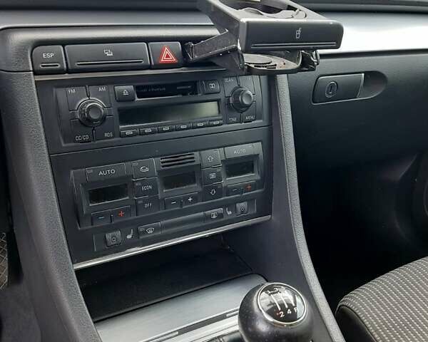 Сірий Ауді А4, об'ємом двигуна 2 л та пробігом 265 тис. км за 6400 $, фото 19 на Automoto.ua