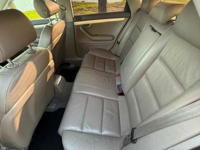 Серый Ауди А4, объемом двигателя 3 л и пробегом 383 тыс. км за 8000 $, фото 4 на Automoto.ua