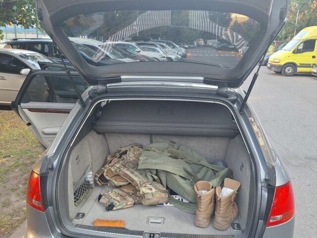 Ауди А4 2005 в Киеве на Automoto.ua Серый Ауди А4, объемом двигателя 2 л и пробегом 234 тыс. км за 3890 $, фото 9 на Automoto.ua