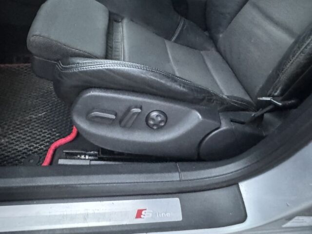 Серый Ауди А4, объемом двигателя 3 л и пробегом 300 тыс. км за 6950 $, фото 5 на Automoto.ua