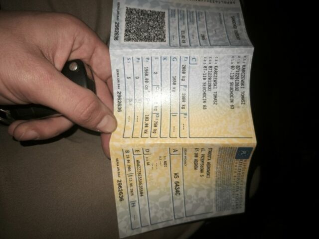 Сірий Ауді А4, об'ємом двигуна 2 л та пробігом 400 тис. км за 3450 $, фото 10 на Automoto.ua