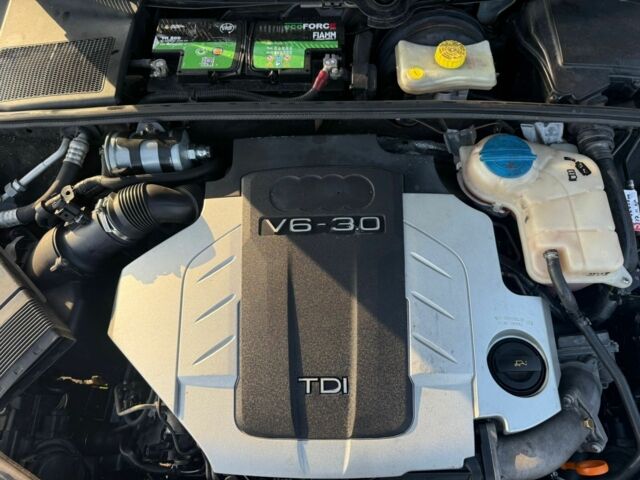 Серый Ауди А4, объемом двигателя 3 л и пробегом 383 тыс. км за 8000 $, фото 6 на Automoto.ua