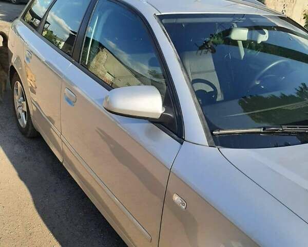 Сірий Ауді А4, об'ємом двигуна 2 л та пробігом 220 тис. км за 5900 $, фото 4 на Automoto.ua