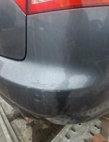 Сірий Ауді А4, об'ємом двигуна 1.8 л та пробігом 205 тис. км за 3999 $, фото 7 на Automoto.ua