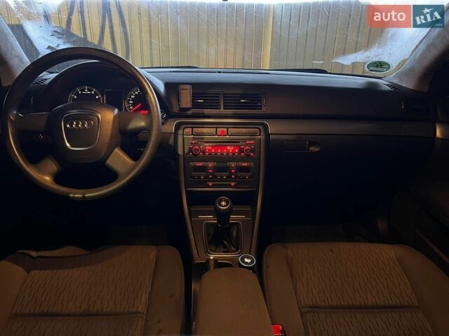 Сірий Ауді А4, об'ємом двигуна 2 л та пробігом 235 тис. км за 6700 $, фото 12 на Automoto.ua