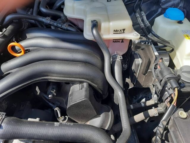 Сірий Ауді А4, об'ємом двигуна 2 л та пробігом 215 тис. км за 7500 $, фото 19 на Automoto.ua