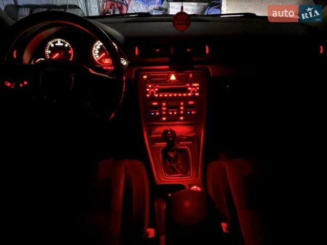 Сірий Ауді А4, об'ємом двигуна 2 л та пробігом 330 тис. км за 6900 $, фото 25 на Automoto.ua