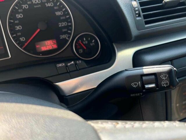 Сірий Ауді А4, об'ємом двигуна 3 л та пробігом 362 тис. км за 6990 $, фото 16 на Automoto.ua