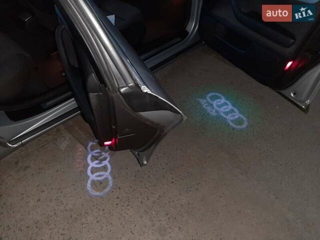 Сірий Ауді А4, об'ємом двигуна 2 л та пробігом 265 тис. км за 6400 $, фото 33 на Automoto.ua