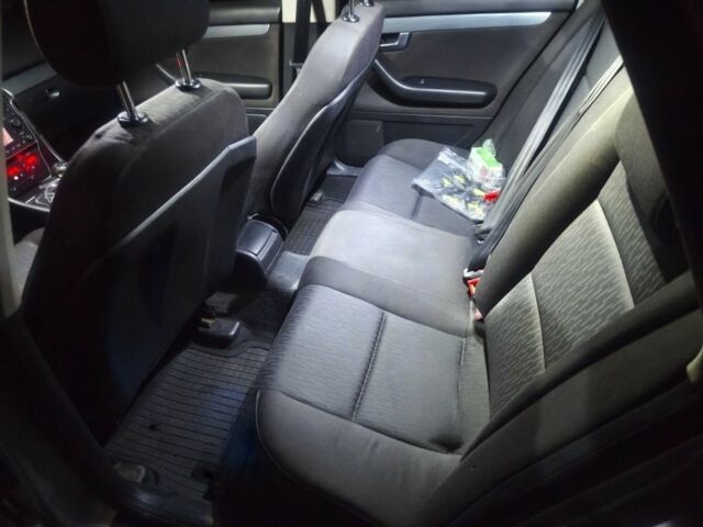 Сірий Ауді А4, об'ємом двигуна 2 л та пробігом 400 тис. км за 3450 $, фото 18 на Automoto.ua