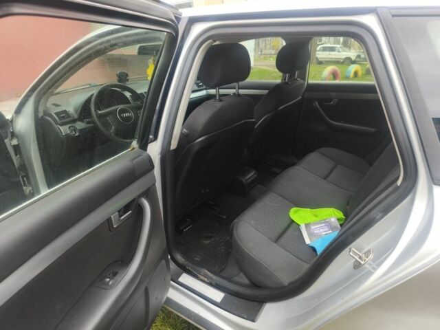 Серый Ауди А4, объемом двигателя 2 л и пробегом 400 тыс. км за 3300 $, фото 11 на Automoto.ua