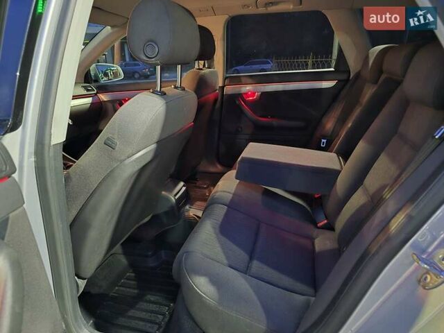 Сірий Ауді А4, об'ємом двигуна 1.6 л та пробігом 182 тис. км за 8000 $, фото 12 на Automoto.ua