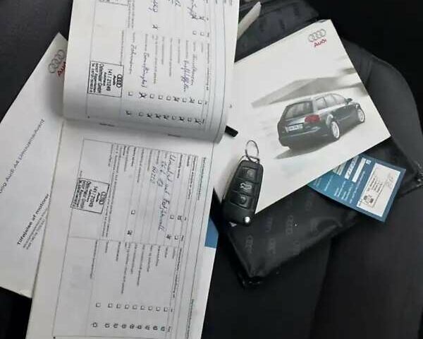 Сірий Ауді А4, об'ємом двигуна 1.6 л та пробігом 182 тис. км за 8000 $, фото 13 на Automoto.ua