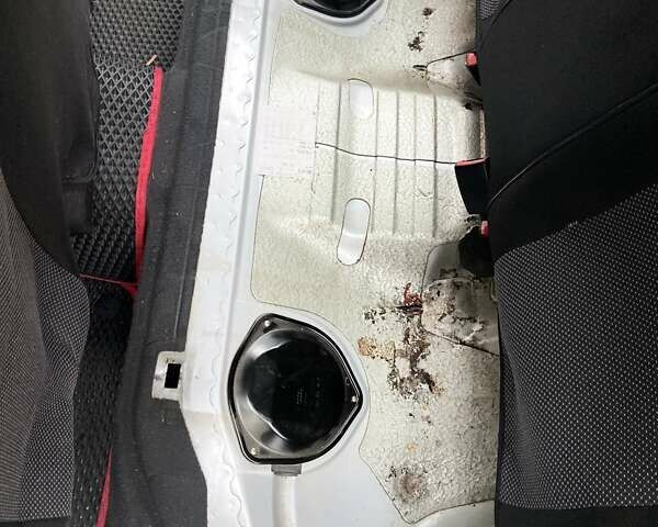 Серый Ауди А4, объемом двигателя 1.97 л и пробегом 276 тыс. км за 6650 $, фото 8 на Automoto.ua