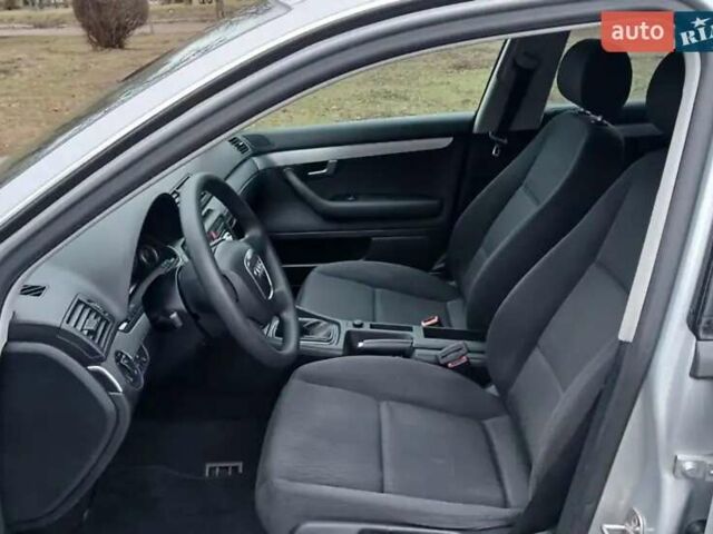 Сірий Ауді А4, об'ємом двигуна 1.6 л та пробігом 182 тис. км за 8000 $, фото 6 на Automoto.ua
