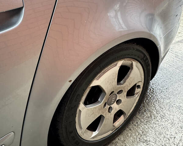 Сірий Ауді А4, об'ємом двигуна 1.97 л та пробігом 300 тис. км за 7500 $, фото 5 на Automoto.ua