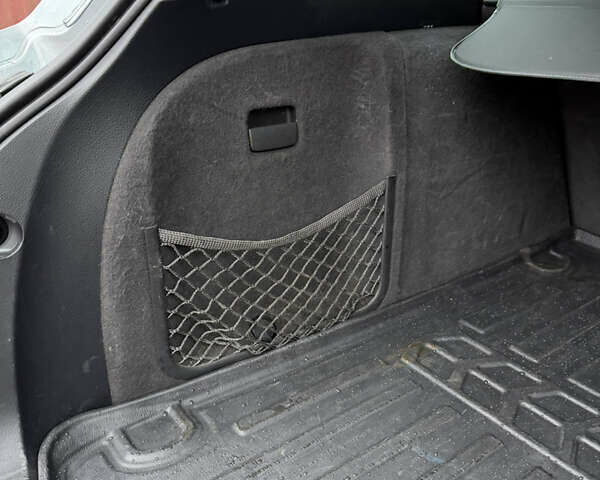 Сірий Ауді А4, об'ємом двигуна 2 л та пробігом 280 тис. км за 7399 $, фото 24 на Automoto.ua