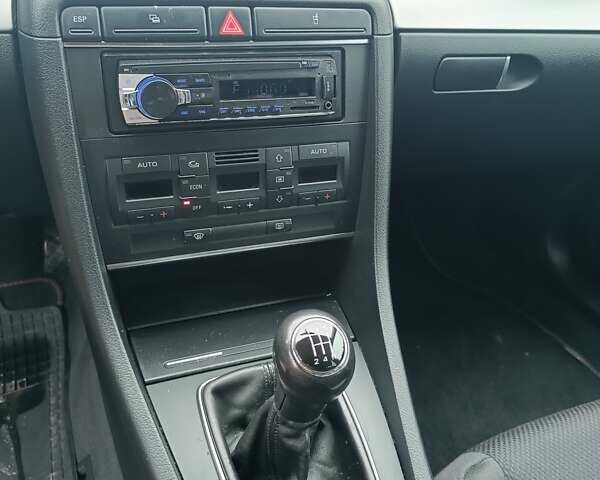 Серый Ауди А4, объемом двигателя 1.6 л и пробегом 212 тыс. км за 5500 $, фото 33 на Automoto.ua