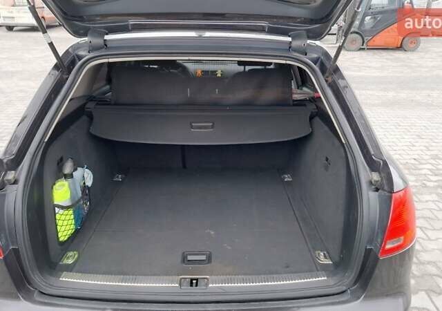 Серый Ауди А4, объемом двигателя 2 л и пробегом 313 тыс. км за 6700 $, фото 1 на Automoto.ua