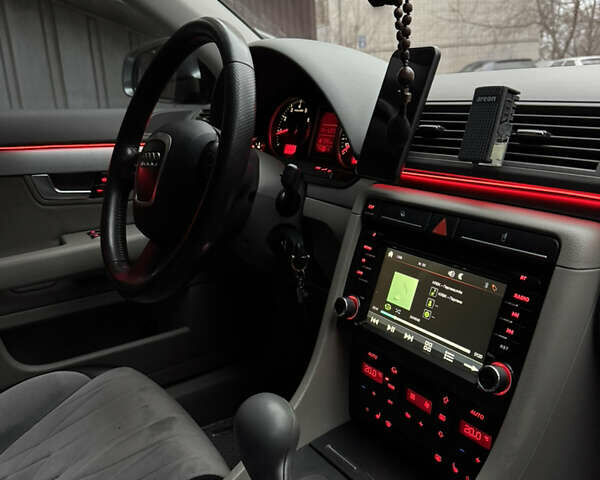 Сірий Ауді А4, об'ємом двигуна 1.98 л та пробігом 240 тис. км за 7500 $, фото 9 на Automoto.ua