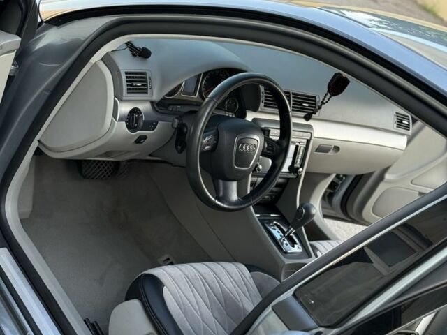 Серый Ауди А4, объемом двигателя 2 л и пробегом 240 тыс. км за 7500 $, фото 7 на Automoto.ua