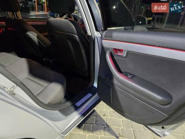 Сірий Ауді А4, об'ємом двигуна 1.6 л та пробігом 182 тис. км за 8000 $, фото 9 на Automoto.ua
