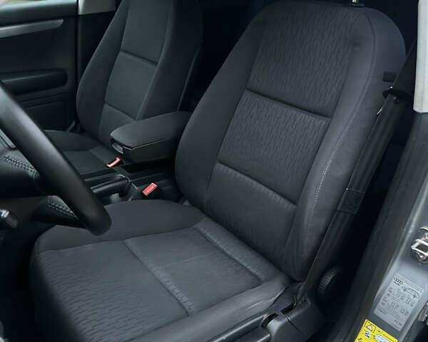 Серый Ауди А4, объемом двигателя 1.8 л и пробегом 209 тыс. км за 7000 $, фото 30 на Automoto.ua