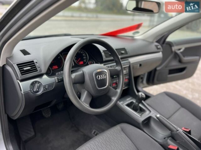 Серый Ауди А4, объемом двигателя 0 л и пробегом 205 тыс. км за 7000 $, фото 3 на Automoto.ua