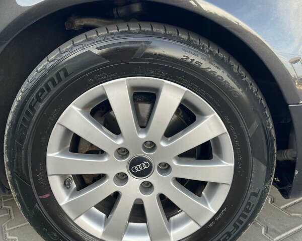 Серый Ауди А4, объемом двигателя 2 л и пробегом 250 тыс. км за 6700 $, фото 9 на Automoto.ua