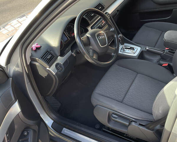 Ауді А4 2006 у Києві на Automoto.ua Сірий Ауді А4, об'ємом двигуна 1.8 л та пробігом 194 тис. км за 7800 $, фото 9 на Automoto.ua