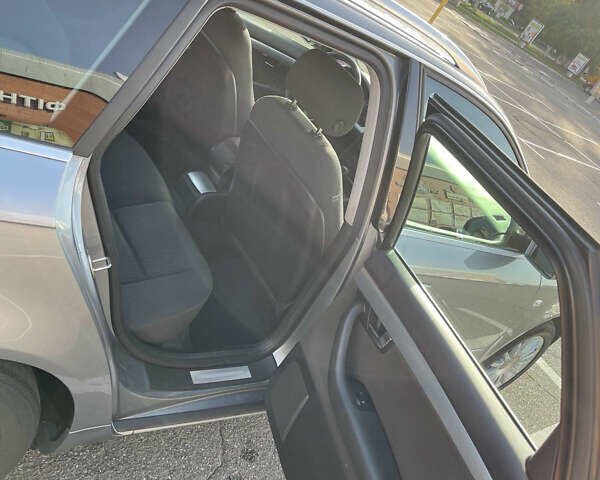 Ауді А4 2006 у Києві на Automoto.ua Сірий Ауді А4, об'ємом двигуна 1.8 л та пробігом 194 тис. км за 7800 $, фото 5 на Automoto.ua