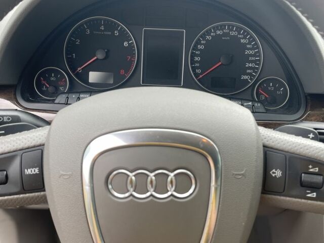 Серый Ауди А4, объемом двигателя 2 л и пробегом 270 тыс. км за 8200 $, фото 5 на Automoto.ua