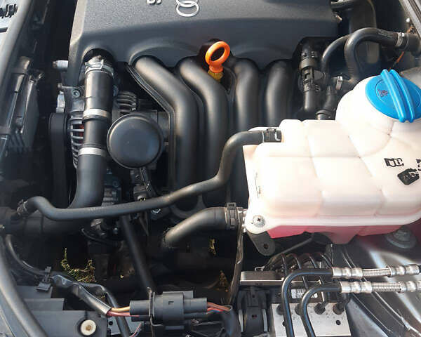 Ауді А4 2006 у Яготине на Automoto.ua Сірий Ауді А4, об'ємом двигуна 1.6 л та пробігом 169 тис. км за 7000 $, фото 12 на Automoto.ua