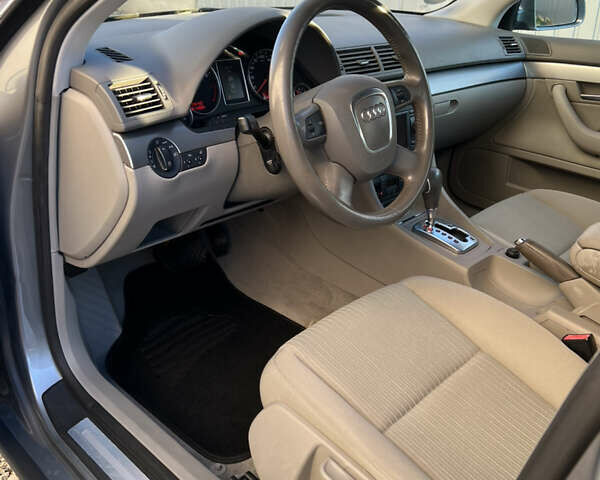 Серый Ауди А4, объемом двигателя 1.98 л и пробегом 187 тыс. км за 6600 $, фото 6 на Automoto.ua