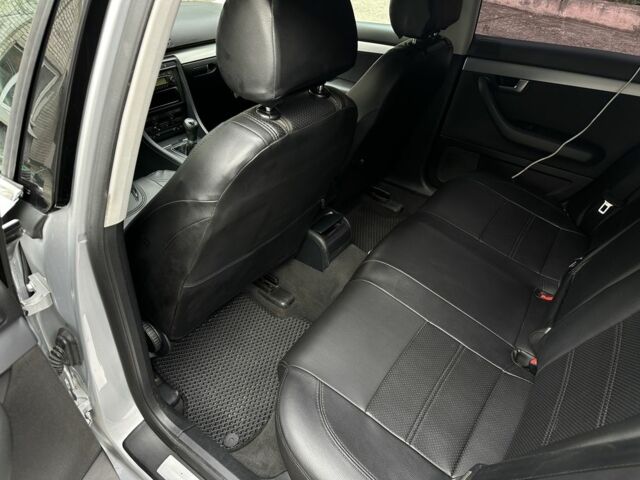 Серый Ауди А4, объемом двигателя 2 л и пробегом 310 тыс. км за 7800 $, фото 7 на Automoto.ua