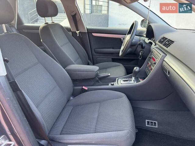 Сірий Ауді А4, об'ємом двигуна 2 л та пробігом 269 тис. км за 7400 $, фото 23 на Automoto.ua