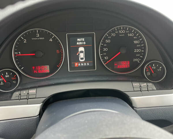 Ауді А4 2006 у Хмельницькому на Automoto.ua Сірий Ауді А4, об'ємом двигуна 2 л та пробігом 221 тис. км за 6699 $, фото 21 на Automoto.ua