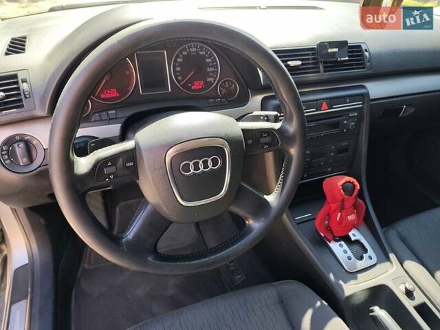 Серый Ауди А4, объемом двигателя 2 л и пробегом 298 тыс. км за 6800 $, фото 6 на Automoto.ua