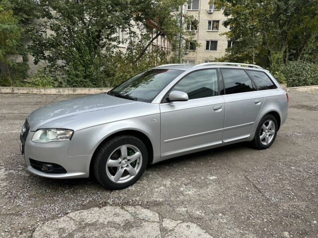 Серый Ауди А4, объемом двигателя 2 л и пробегом 310 тыс. км за 7800 $, фото 1 на Automoto.ua