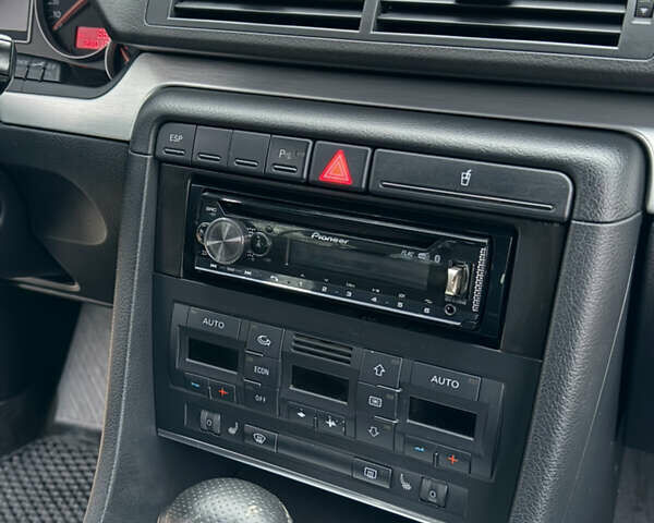 Сірий Ауді А4, об'ємом двигуна 2 л та пробігом 280 тис. км за 7399 $, фото 16 на Automoto.ua